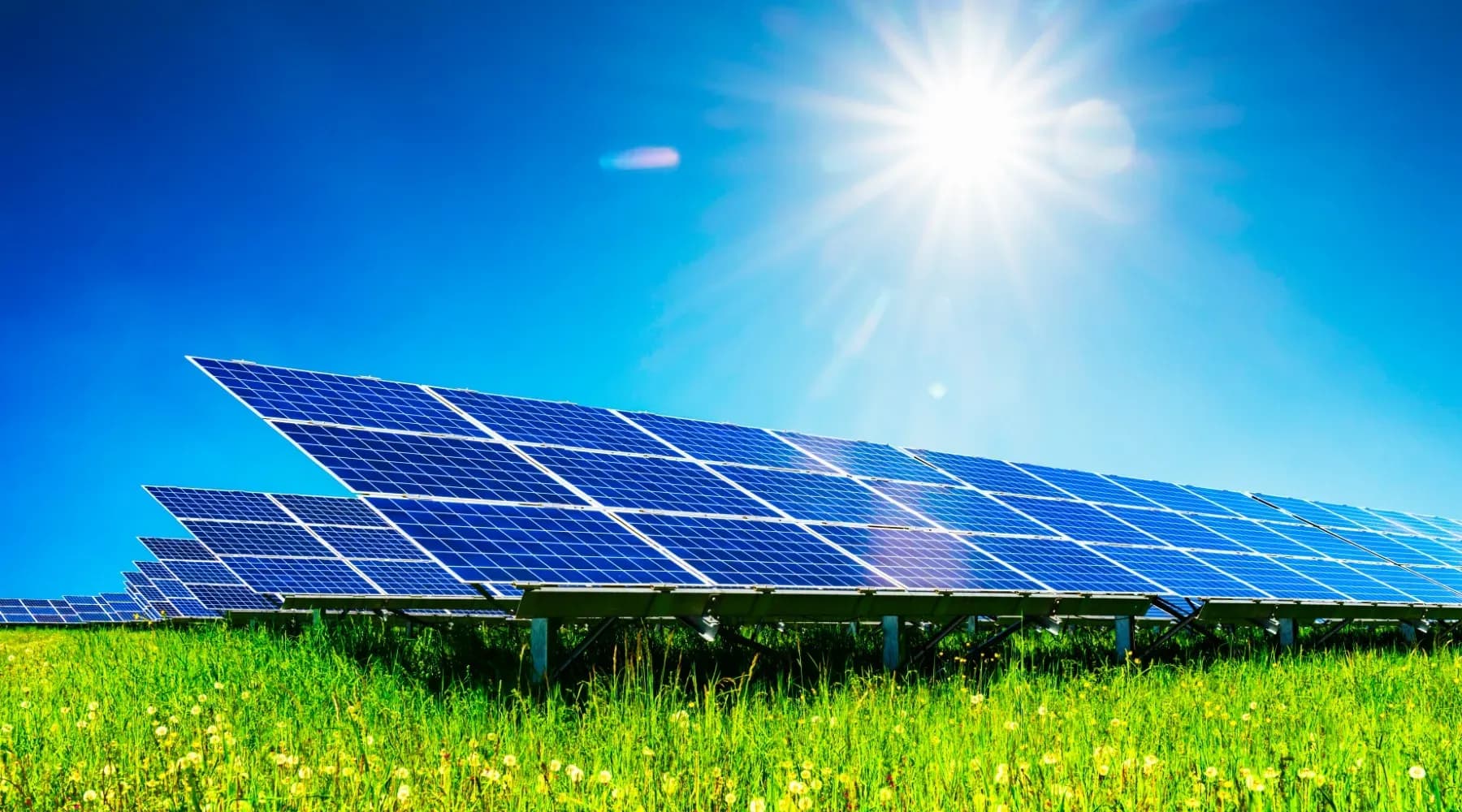 Diversos paneles que ayudarán a entender de dónde viene la energía solar para su aprovechamiento en el sector industrial.